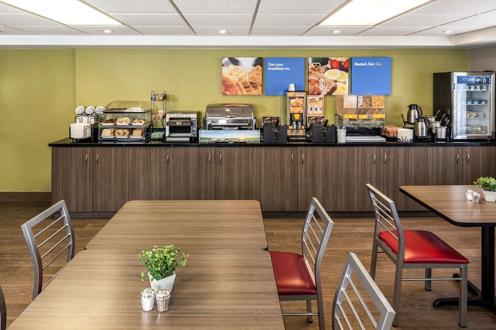 Comfort Inn Amherst,Nova Scotia>>Amherst,2.5 star
