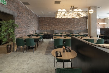 sandman signature glasgow hotel