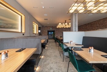 sandman signature glasgow hotel