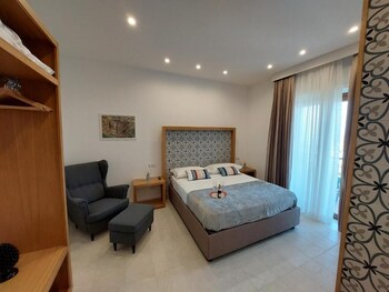 mistral luxury suites