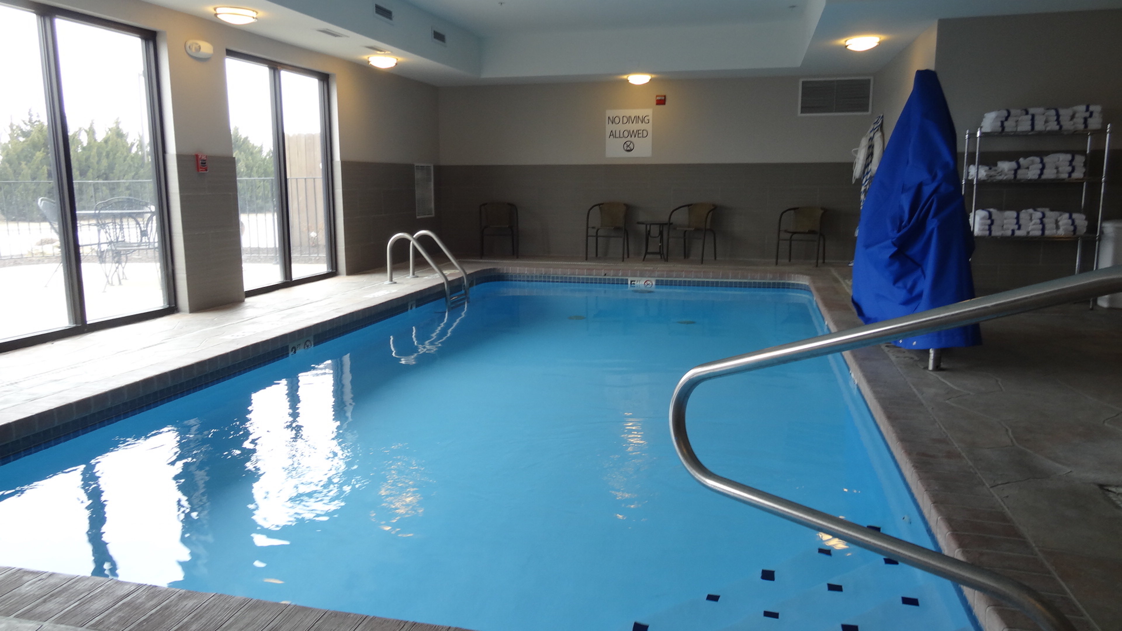 holiday inn express kansas city bonner springs by ihg