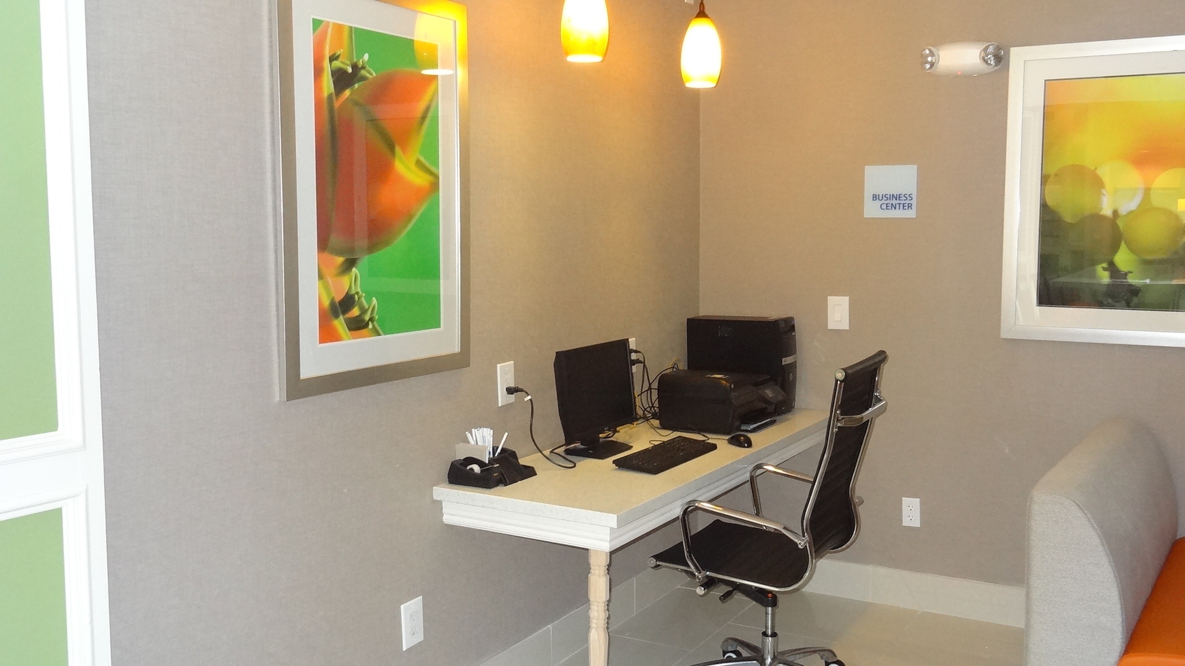 holiday inn express kansas city bonner springs by ihg
