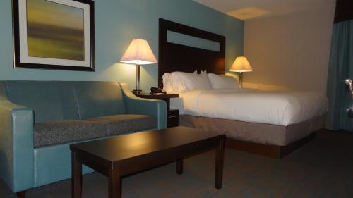 holiday inn express kansas city bonner springs by ihg