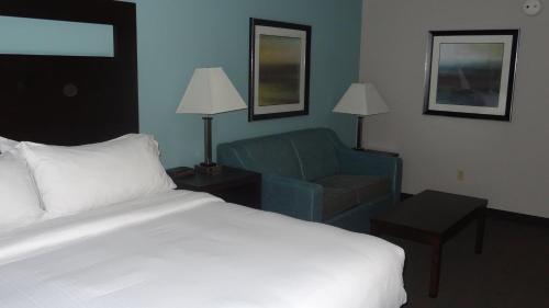holiday inn express kansas city bonner springs by ihg