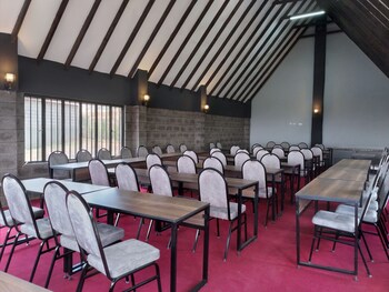 outback kenya lodge