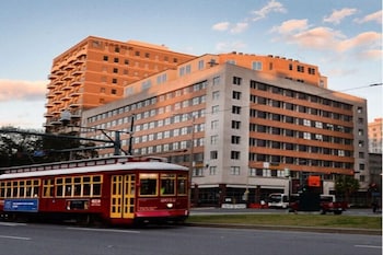 signature condo in the heart of nola