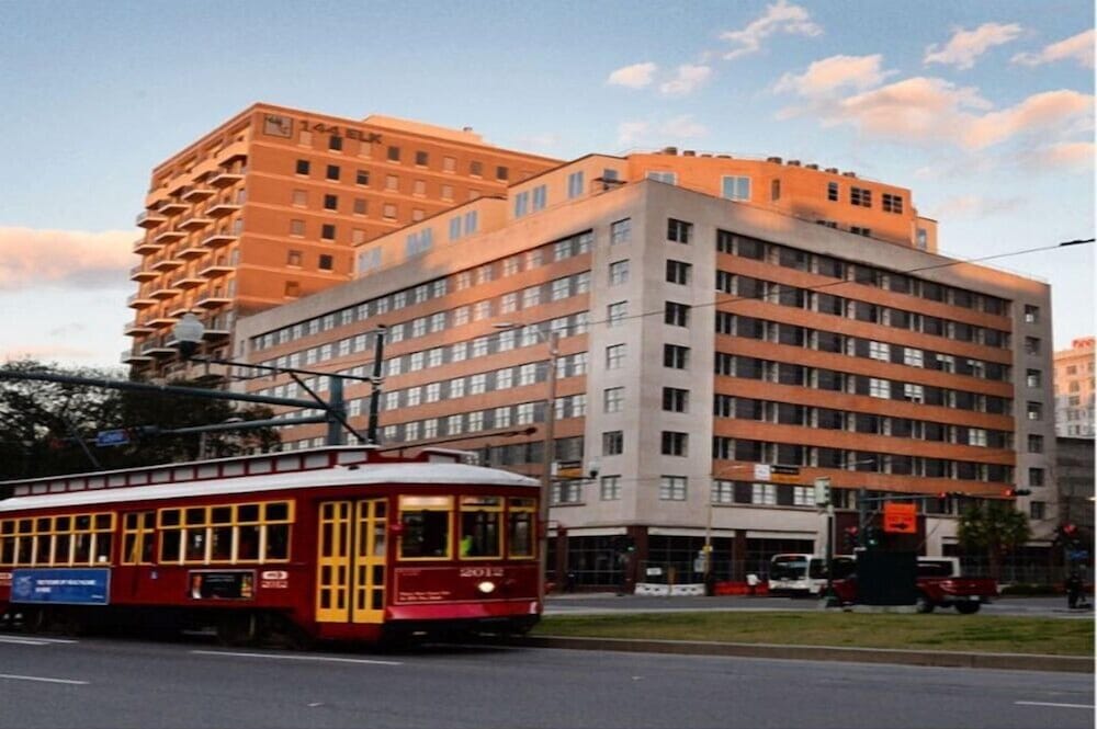 signature condo in the heart of nola