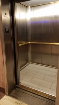 signature condo in the heart of nola