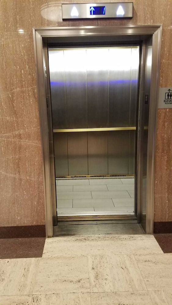 signature condo in the heart of nola