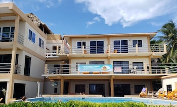 club rooms at popeyes beach resort