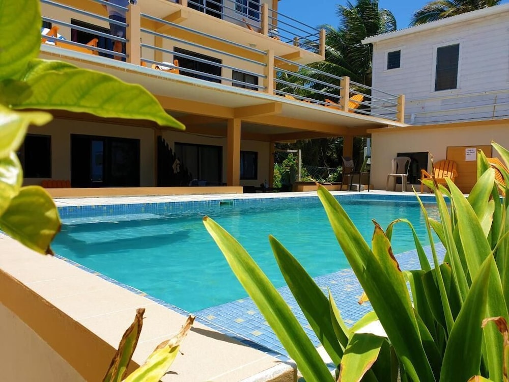 club rooms at popeyes beach resort