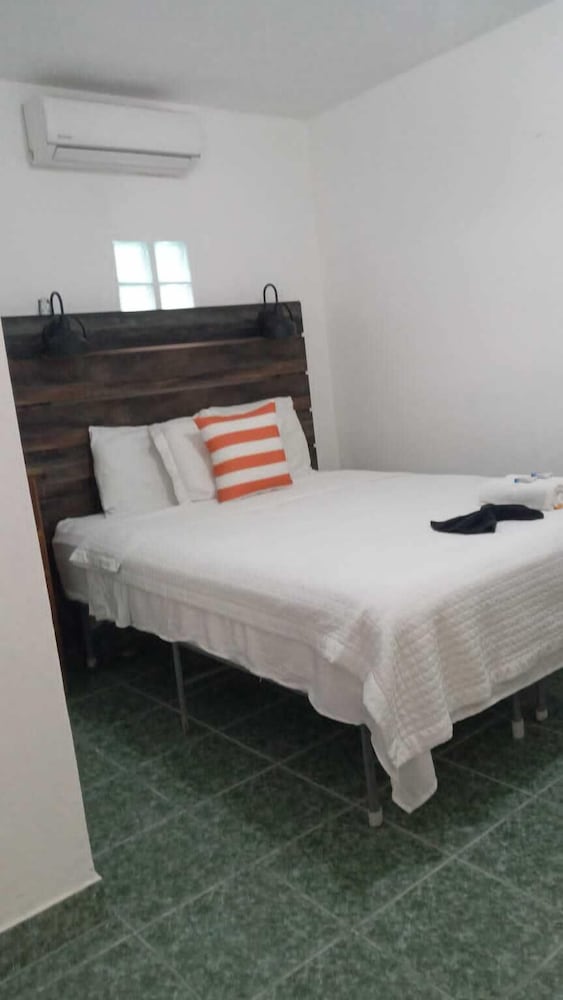 club rooms at popeyes beach resort