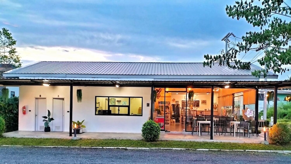 blue moon boutique resort