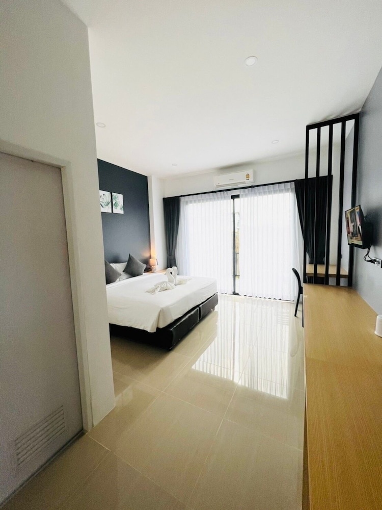 blue moon boutique resort