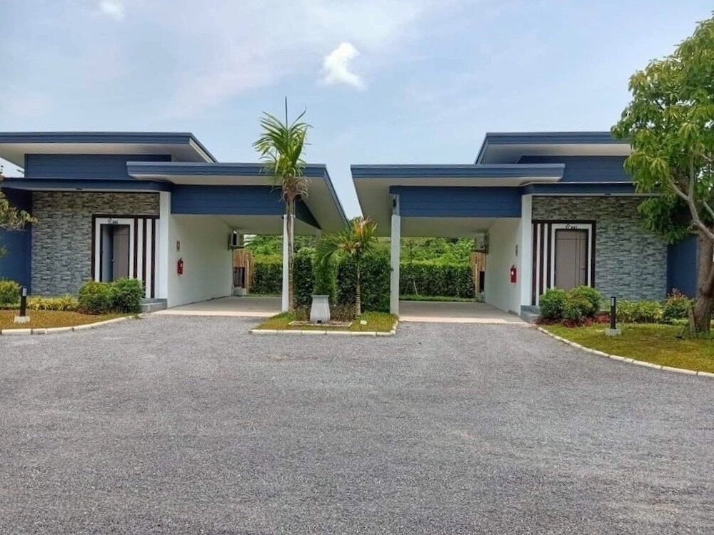 blue moon boutique resort