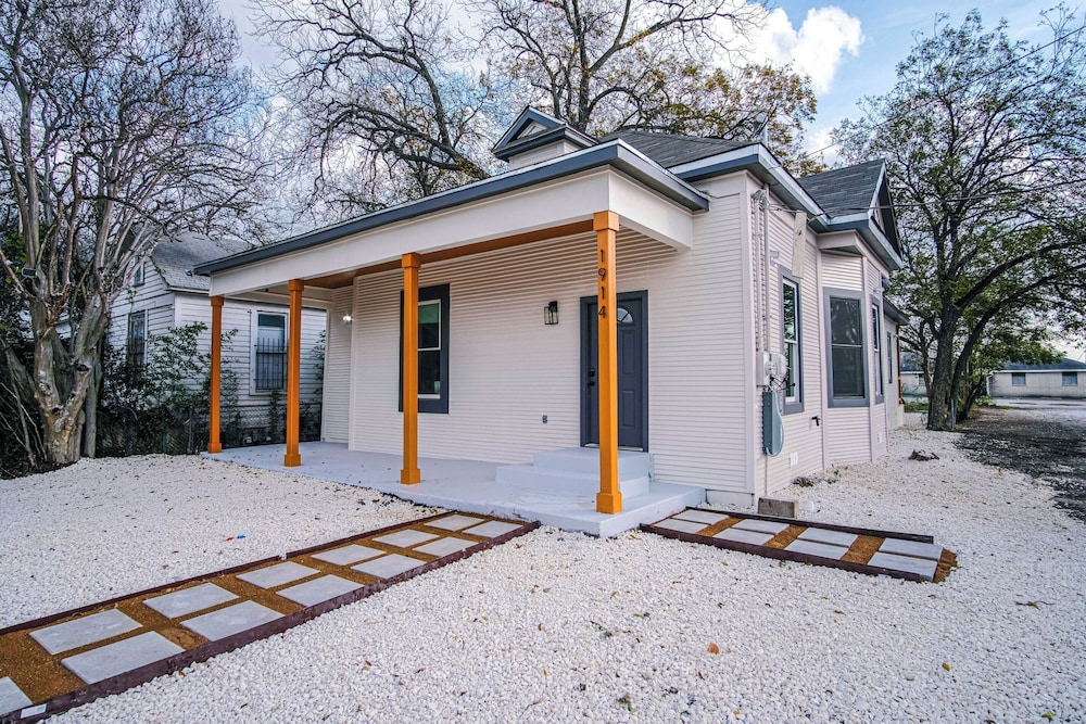 magnificent 4br near famous riverwalk and downtown