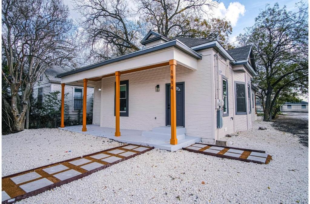 magnificent 4br near famous riverwalk and downtown