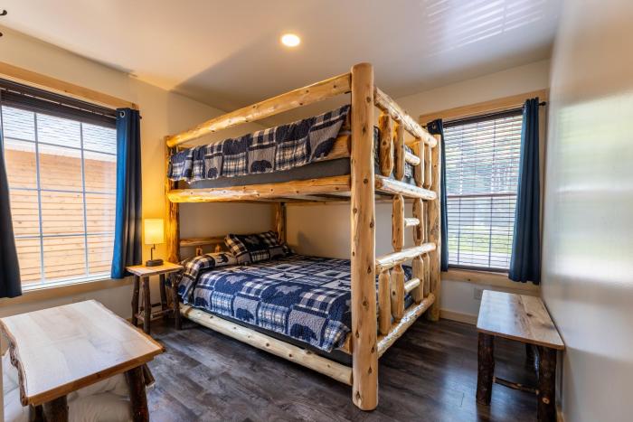 keweenaw waters resort