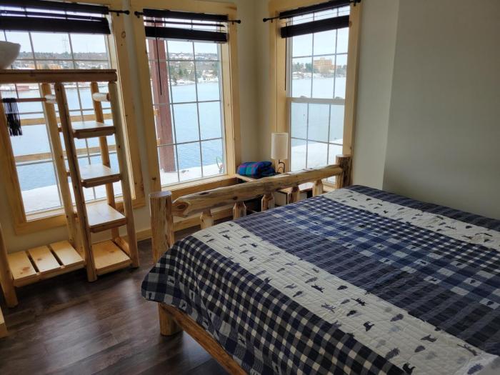 keweenaw waters resort