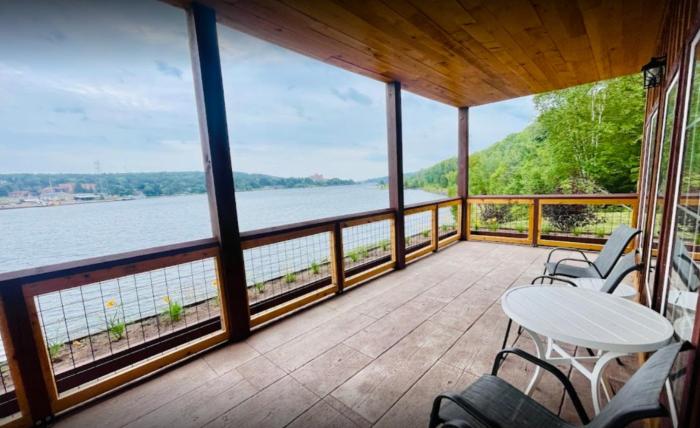 keweenaw waters resort