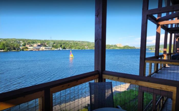 keweenaw waters resort