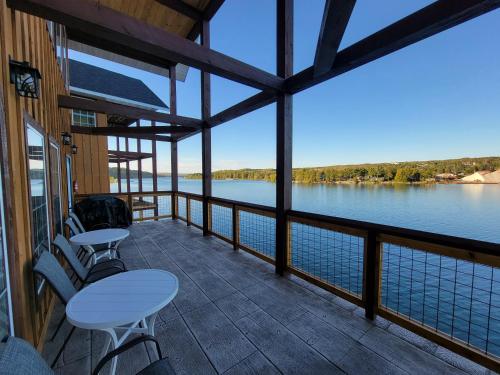 keweenaw waters resort