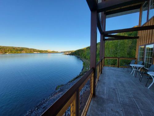 keweenaw waters resort