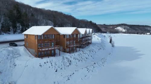 keweenaw waters resort