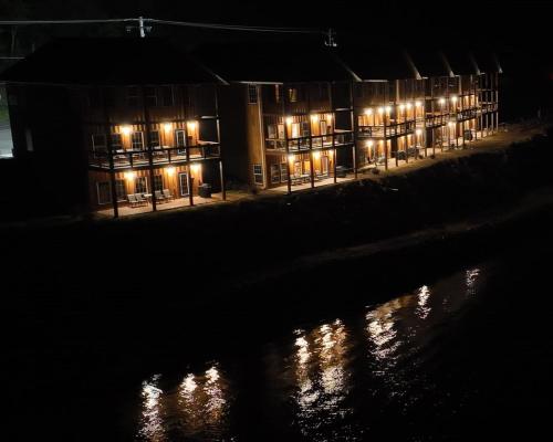 keweenaw waters resort