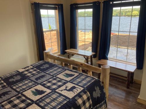 keweenaw waters resort