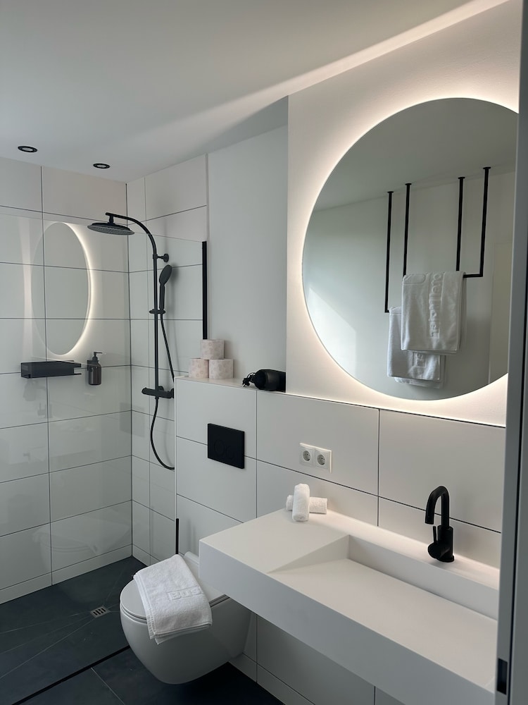 village by maier kontaktloser check in