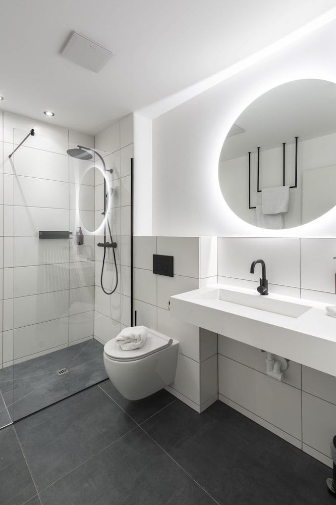 village by maier kontaktloser check in