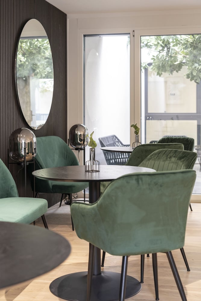 village by maier kontaktloser check in