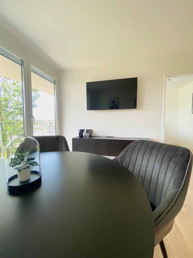 village by maier kontaktloser check in