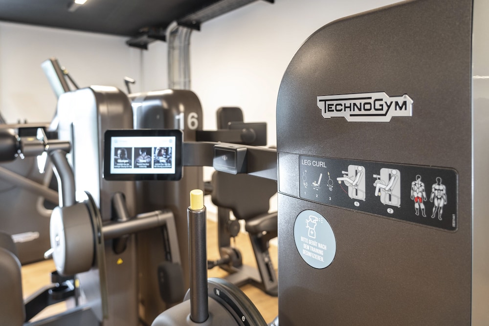 village by maier kontaktloser check in