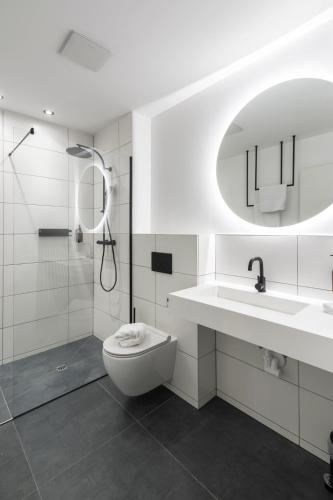 village by maier kontaktloser check in