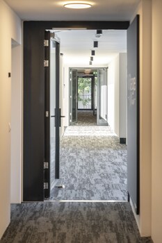 village by maier kontaktloser check in