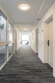 village by maier kontaktloser check in