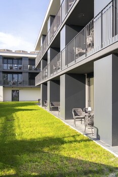 village by maier kontaktloser check in