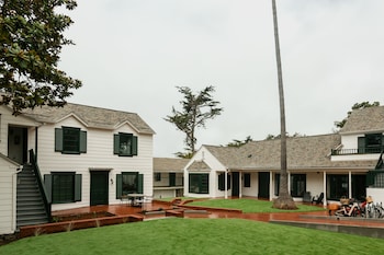 Carmel Beach Hotel,United States Of America>>Carmel,2 star