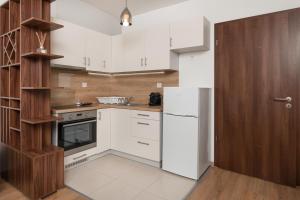 waterfront city apartments by urbanrent