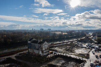 waterfront city apartments by urbanrent