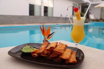 hotel la estancia ica