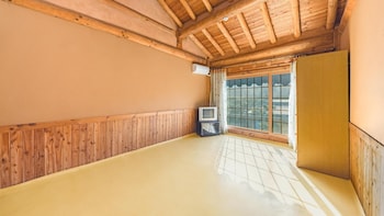 gapyeong dolgungpensyeonandkaempingjang