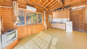 gapyeong dolgungpensyeonandkaempingjang