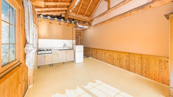 gapyeong dolgungpensyeonandkaempingjang