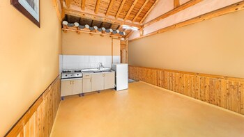 gapyeong dolgungpensyeonandkaempingjang