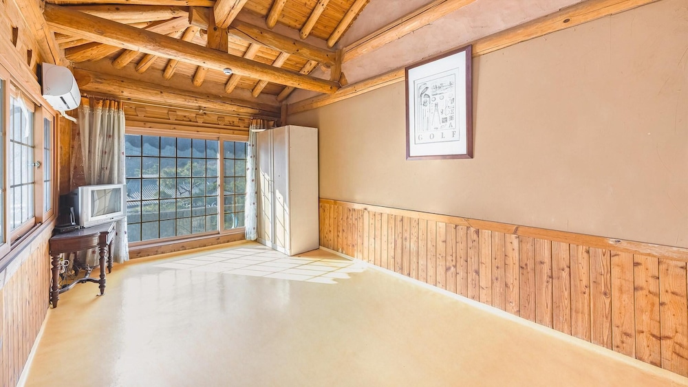 gapyeong dolgungpensyeonandkaempingjang