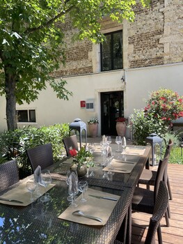 Hotel Mas De Galoffre,Ferrieres-Les-Verreries>>Caissargues,3 star