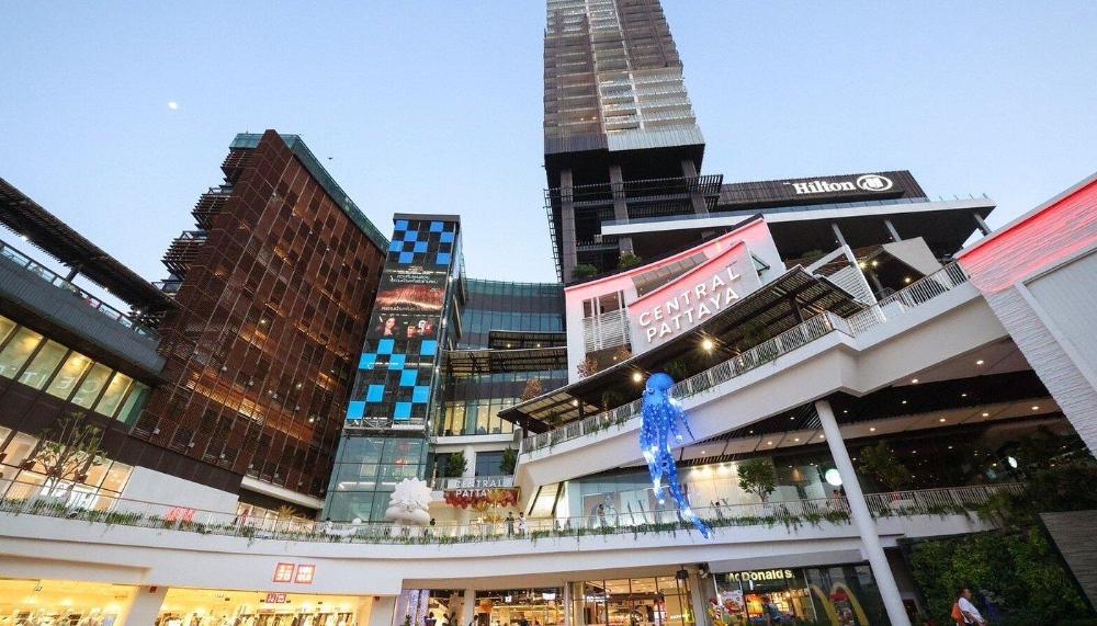 the globe hotel bar and restaurant